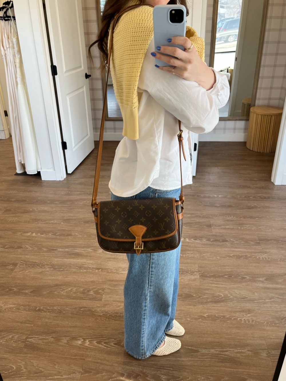 Louis Vuitton Sologne Monogram Canvas Crossbody - Picture 14 of 14
